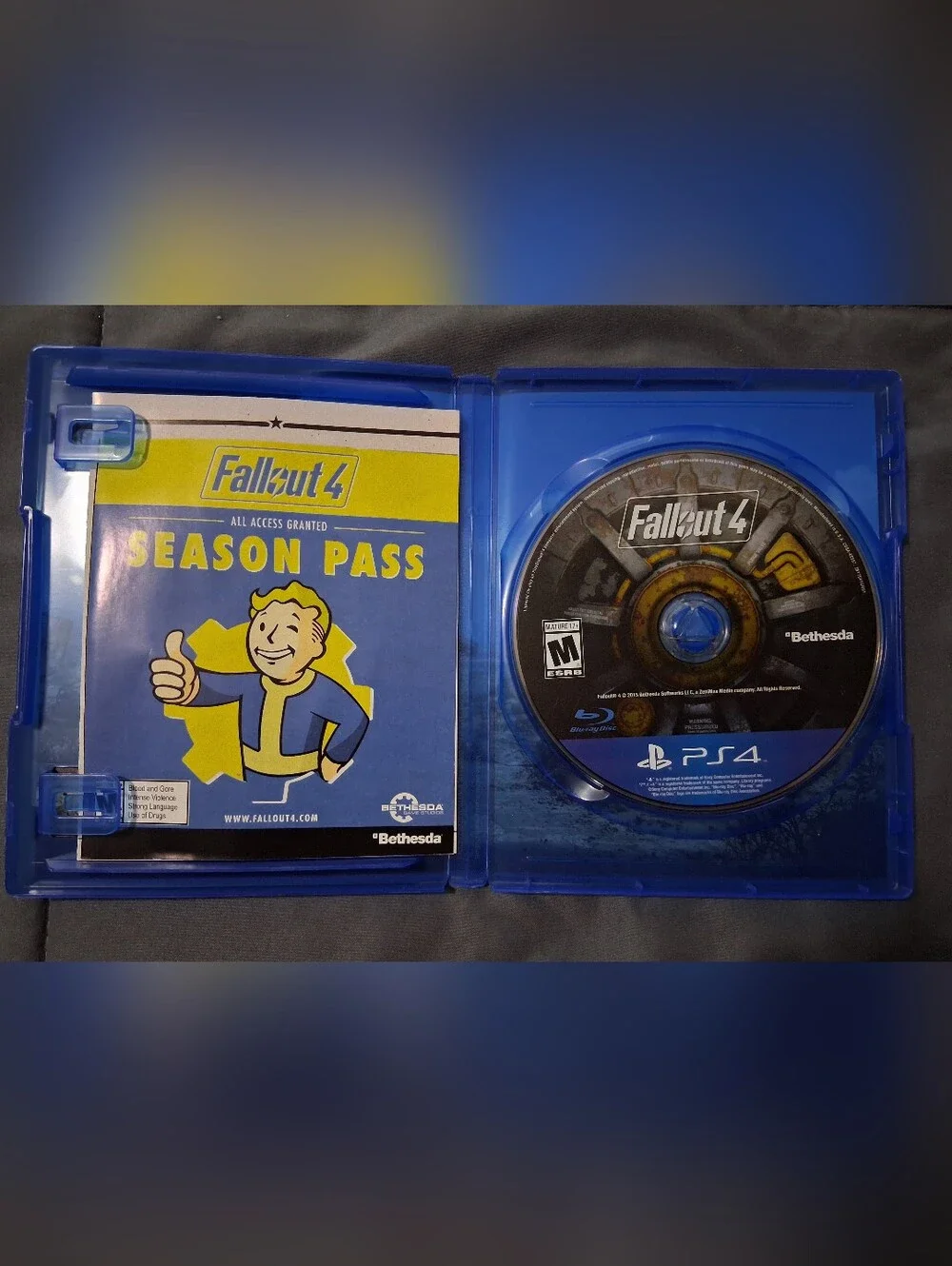 Fallout 4 & Far Cry Primal PS4 Game Bundle Disc's Perfect Condition No Scratches